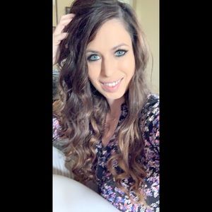 Meet your Posher, Meira